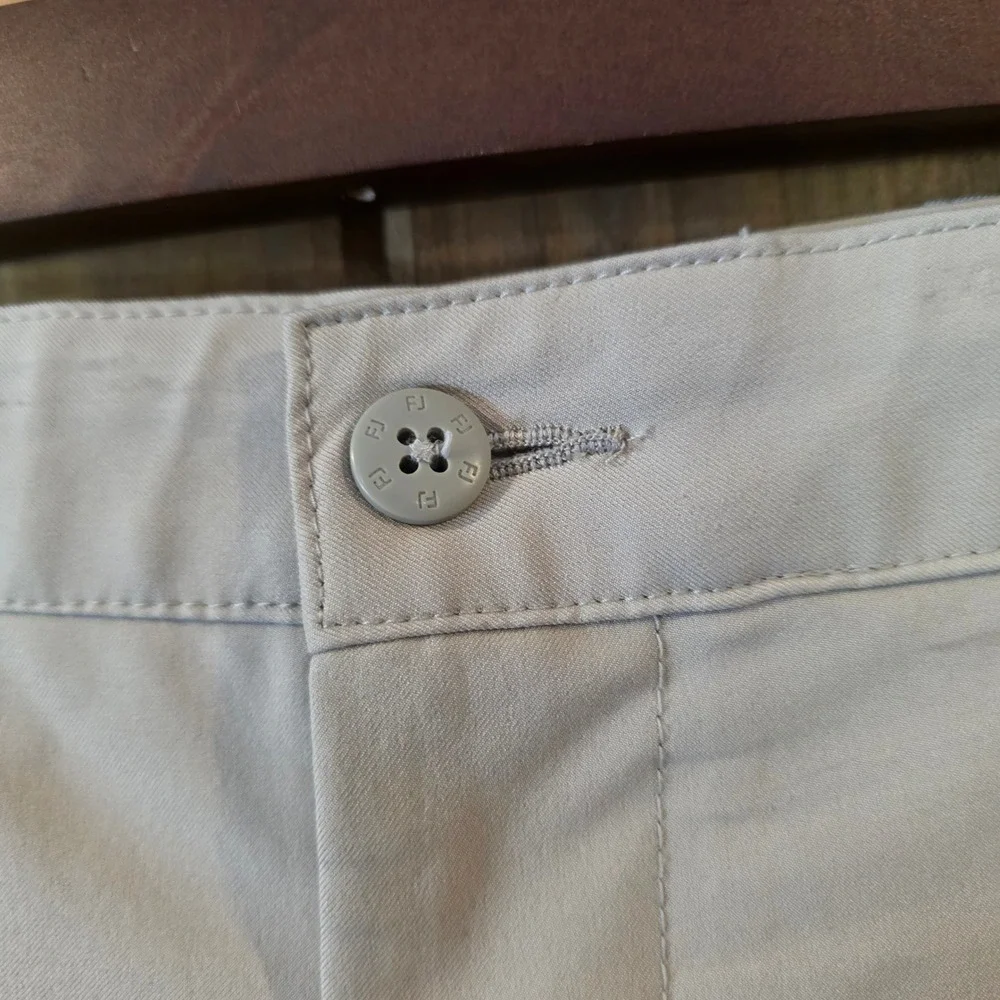 FootJoy Golf Shorts Mens 40 Stone Beige Excellent Performance Stretch Flat Front - Picture 3 of 6